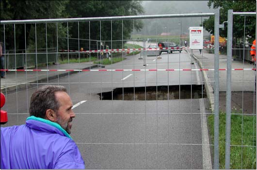 Loch in der Schmutterbr�cke